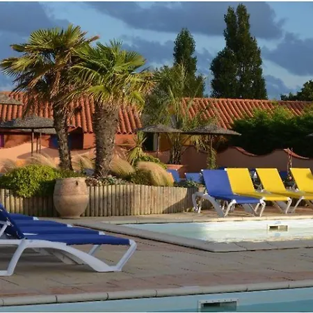 Camping Mobil-home Confortable - 5 Pers. - Api-1-52-2162 *
